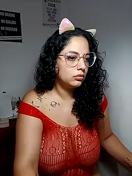 babyluna939 online show from February 9, 2026, 4:49 pm