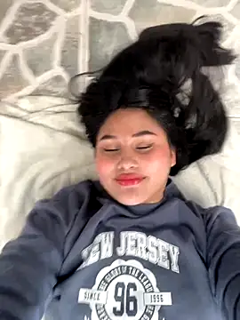 Snapshot of Little_Ivy chatting on November 5, 2025, 4:10 pm Little Ivy online show from November 5, 2025, 4:10 pm