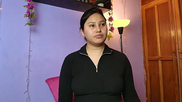 Snapshot of Little_Ivy chatting on November 21, 2025, 5:01 pm Little Ivy online show from November 21, 2025, 5:01 pm