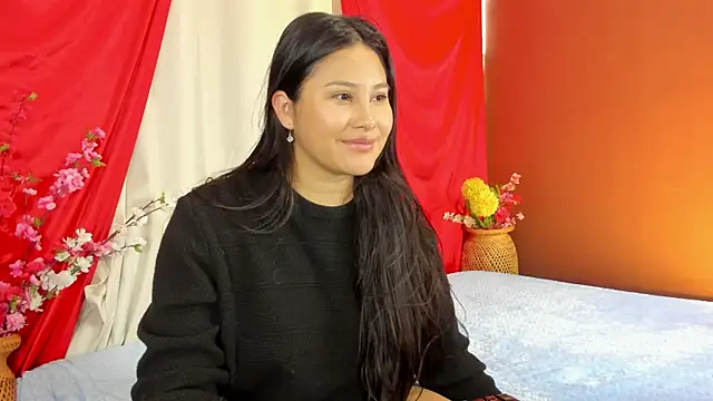 Snapshot of Little_Ivy chatting on November 3, 2025, 1:04 pm Little Ivy online show from November 3, 2025, 1:04 pm