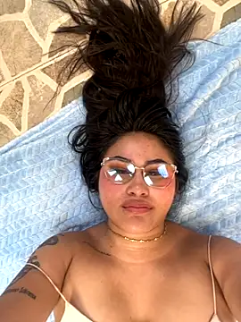 Snapshot of Little_Ivy chatting on November 1, 2025, 3:50 pm Little Ivy online show from November 1, 2025, 3:50 pm