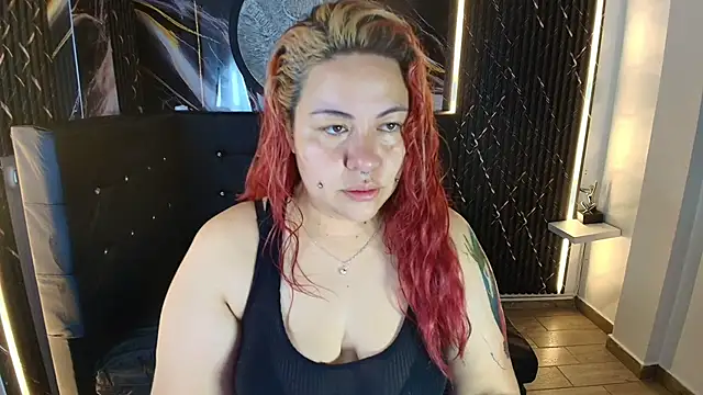 Snapshot of Bruja__Scarlata chatting on December 1, 2025, 11:22 am Bruja Scarlata online show from December 1, 2025, 11:22 am