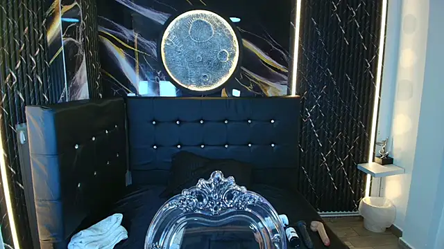 Snapshot of Bruja__Scarlata chatting on November 10, 2025, 10:09 am Bruja Scarlata online show from November 10, 2025, 10:09 am