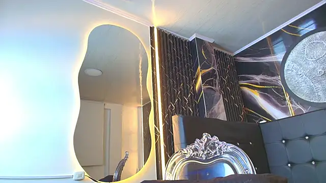 Snapshot of Bruja__Scarlata chatting on November 18, 2025, 10:18 am Bruja Scarlata online show from November 18, 2025, 10:18 am