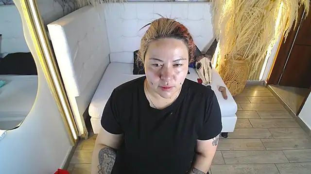 Snapshot of Bruja__Scarlata chatting on November 27, 2025, 10:16 am Bruja Scarlata online show from November 27, 2025, 10:16 am