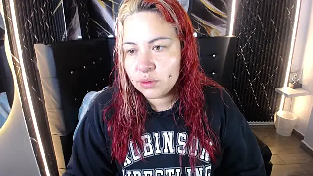 Snapshot of Bruja__Scarlata chatting on November 6, 2025, 10:08 am Bruja Scarlata online show from November 6, 2025, 10:08 am