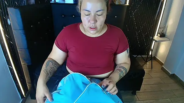 Snapshot of Bruja__Scarlata chatting on November 24, 2025, 10:15 am Bruja Scarlata online show from November 24, 2025, 10:15 am