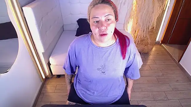 Snapshot of Bruja__Scarlata chatting on November 20, 2025, 10:16 am Bruja Scarlata online show from November 20, 2025, 10:16 am