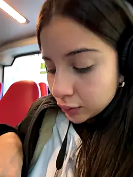 Snapshot of AnitaKariri chatting on November 20, 2025, 8:37 am AnitaKariri online show from November 20, 2025, 8:37 am