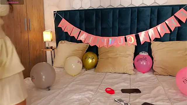 Snapshot of AnitaKariri chatting on November 11, 2025, 9:26 am AnitaKariri online show from November 11, 2025, 9:26 am