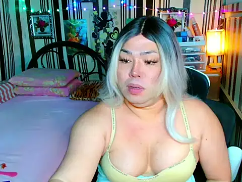 Snapshot of Reginex chatting on February 6, 2026, 1:40 pm Reginex online show from February 6, 2026, 1:40 pm