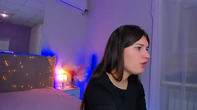 Laura Leee online show from March 6, 2026, 5:46 am