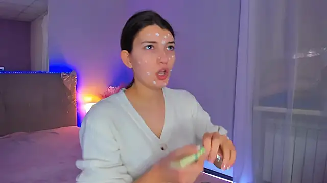 Snapshot of Laura_Leee chatting on February 28, 2026, 6:13 am Laura Leee online show from February 28, 2026, 6:13 am