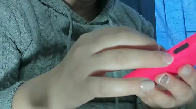 Snapshot of Extrem_HairyPussy chatting on January 27, 2025, 4:01 pm Extrem HairyPussy online show from January 27, 2025, 4:01 pm