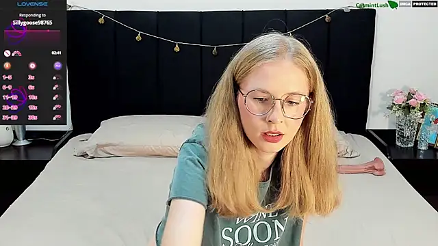 CatmintLush online show from May 24, 2026, 11:37 pm