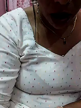 Snapshot of Urmila_bhabhii chatting on March 19, 2025, 10:00 am Urmila bhabhii online show from March 19, 2025, 10:00 am