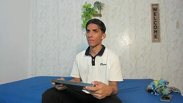 jony honey online show from January 9, 2026, 11:50 am