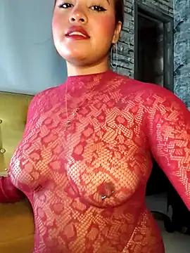 Snapshot of Estrella05_ chatting on November 19, 2025, 5:18 am Estrella05 online show from November 19, 2025, 5:18 am