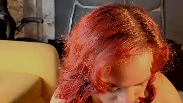 Snapshot of Estrella05_ chatting on October 23, 2025, 4:44 am Estrella05 online show from October 23, 2025, 4:44 am