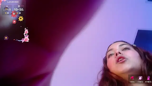 Snapshot of VictoriaMontero30000 chatting on March 19, 2025, 7:18 am VictoriaMontero30000 online show from March 19, 2025, 7:18 am