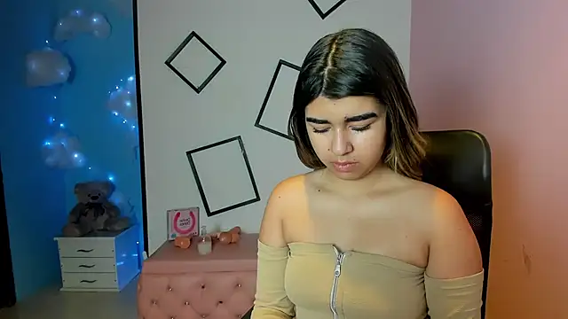 NahomiConnor  online show from September 23, 2025, 1:29 pm