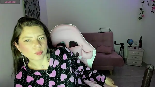 Snapshot of Susana_garcia_ chatting on March 7, 2025, 6:35 am Susana garcia  online show from March 7, 2025, 6:35 am