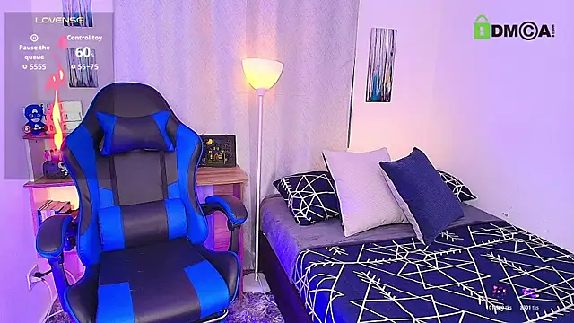 aron wi online show from November 3, 2025, 10:41 am