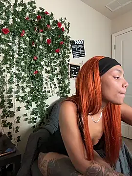 butterflybootyy online show from November 25, 2025, 3:07 am