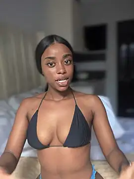 Snapshot of BhadBhad_Kitty chatting on March 22, 2025, 11:32 am BhadBhad Kitty online show from March 22, 2025, 11:32 am