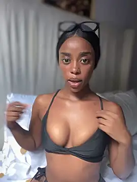 Snapshot of BhadBhad_Kitty chatting on March 20, 2025, 7:47 am BhadBhad Kitty online show from March 20, 2025, 7:47 am