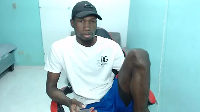 Snapshot of black30cmdick chatting on December 16, 2025, 10:03 pm black30cmdick online show from December 16, 2025, 10:03 pm