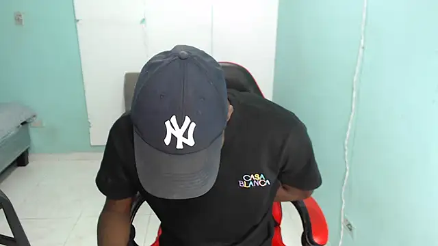 Snapshot of black30cmdick chatting on November 25, 2025, 5:30 am black30cmdick online show from November 25, 2025, 5:30 am