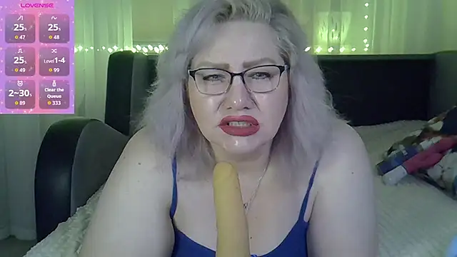 Snapshot of AngelinaGlam chatting on November 12, 2025, 7:29 pm AngelinaGlam online show from November 12, 2025, 7:29 pm