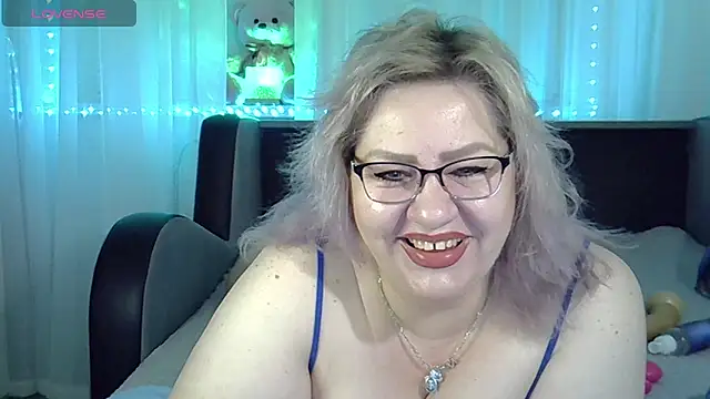 Snapshot of AngelinaGlam chatting on September 20, 2025, 6:46 pm AngelinaGlam online show from September 20, 2025, 6:46 pm