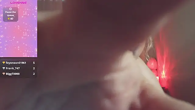 Snapshot of AngelinaGlam chatting on March 7, 2025, 1:51 pm AngelinaGlam online show from March 7, 2025, 1:51 pm