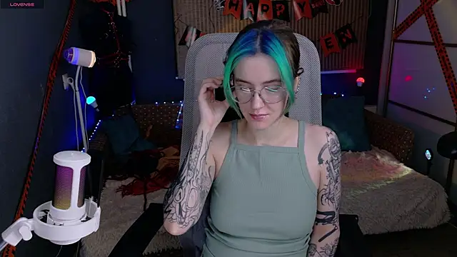 Snapshot of Cumpotik_Eve chatting on November 23, 2025, 2:21 am Cumpotik Eve online show from November 23, 2025, 2:21 am