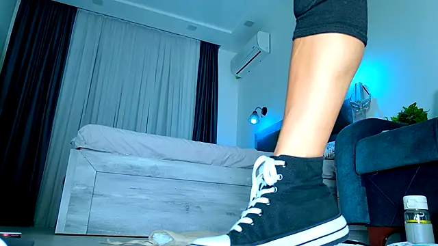 Snapshot of Brenda_M00n chatting on November 7, 2025, 3:16 pm Brenda M00n online show from November 7, 2025, 3:16 pm