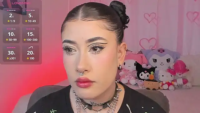 Snapshot of melody_suarez chatting on November 8, 2025, 10:57 pm melody suarez online show from November 8, 2025, 10:57 pm