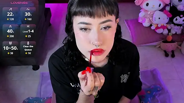 Snapshot of melody_suarez chatting on October 29, 2025, 10:20 pm melody suarez online show from October 29, 2025, 10:20 pm