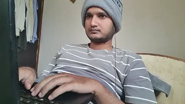 Snapshot of Jonrobinso chatting on November 28, 2025, 5:07 am Jonrobinso online show from November 28, 2025, 5:07 am