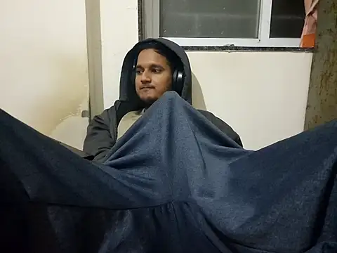 Snapshot of Jonrobinso chatting on December 1, 2025, 5:47 pm Jonrobinso online show from December 1, 2025, 5:47 pm