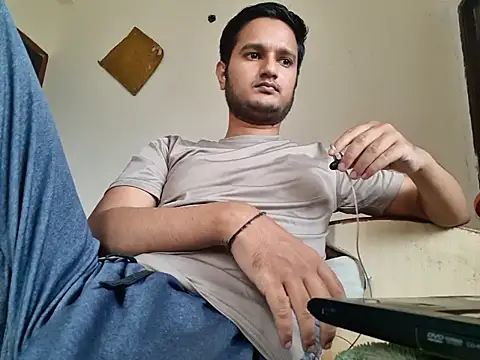 Snapshot of Jonrobinso chatting on October 21, 2025, 5:29 am Jonrobinso online show from October 21, 2025, 5:29 am