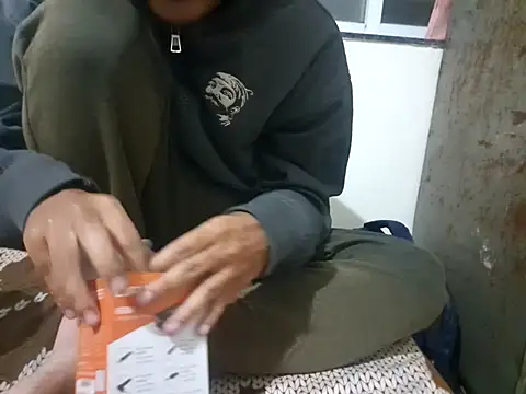 Snapshot of Jonrobinso chatting on December 17, 2025, 3:17 pm Jonrobinso online show from December 17, 2025, 3:17 pm