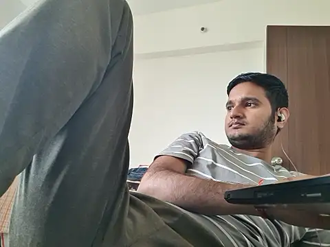 Snapshot of Jonrobinso chatting on May 9, 2026, 4:49 am Jonrobinso online show from May 9, 2026, 4:49 am