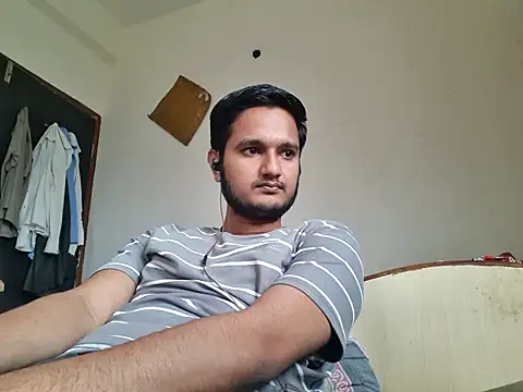 Snapshot of Jonrobinso chatting on November 5, 2025, 5:21 am Jonrobinso online show from November 5, 2025, 5:21 am