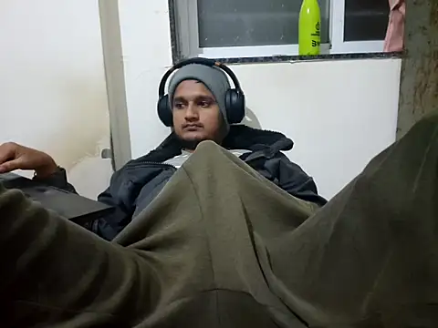 Snapshot of Jonrobinso chatting on November 30, 2025, 5:36 pm Jonrobinso online show from November 30, 2025, 5:36 pm