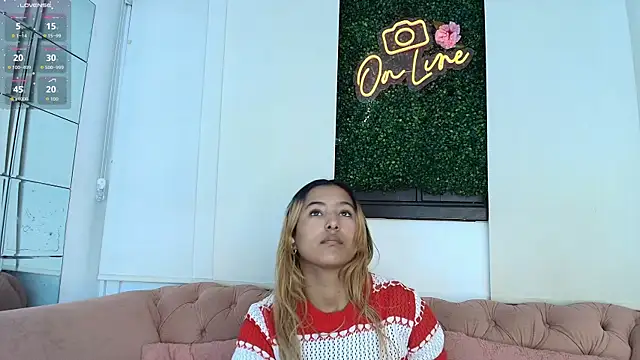 Snapshot of miranda_villa chatting on November 14, 2025, 12:20 pm miranda villa online show from November 14, 2025, 12:20 pm