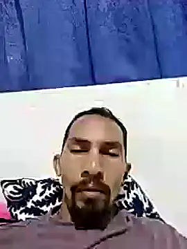 Snapshot of Emilio2034 chatting on January 14, 2025, 6:07 pm Emilio2034 online show from January 14, 2025, 6:07 pm