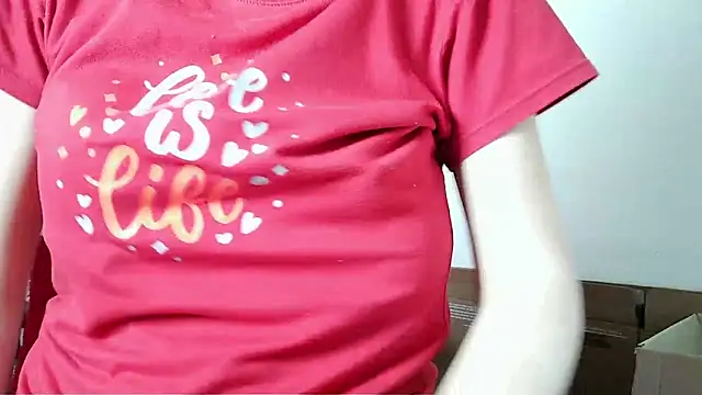 Snapshot of alixia81 chatting on October 29, 2025, 7:35 pm alixia81 online show from October 29, 2025, 7:35 pm