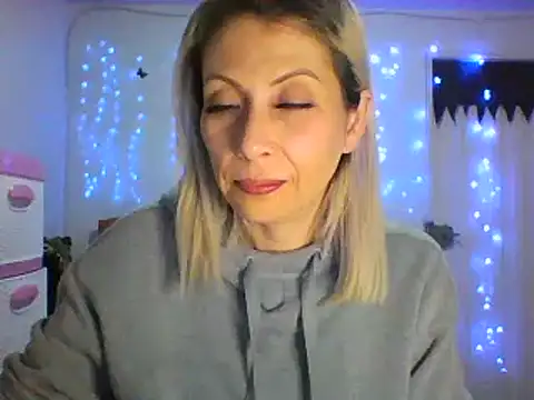 Snapshot of alixia81 chatting on March 10, 2025, 2:50 am alixia81 online show from March 10, 2025, 2:50 am